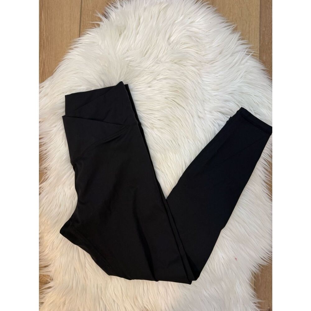 Bare Necessities Black High-Rise Leggings - Size Medium